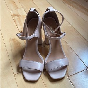 Le Chateau nude heels